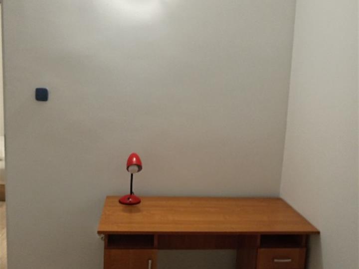 2S kl. stan iznajmljujem studentima