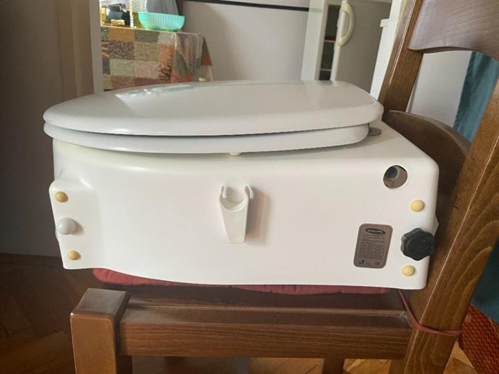 Toaletno povišenje, skoro novo