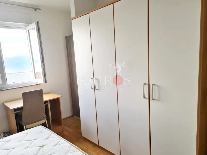 Hosti, 1S+DB, 550 €, male režije