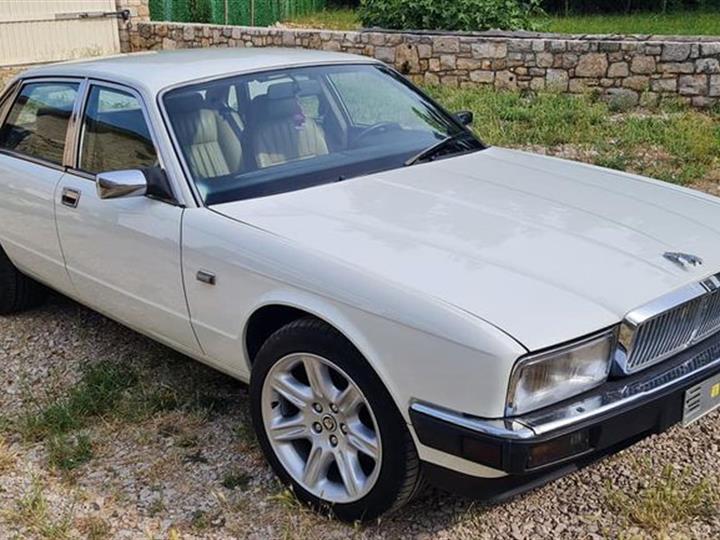 Jaguar Sovereign XJ40