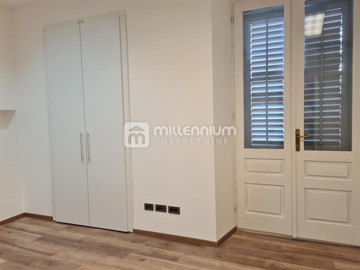 Rijeka, Centar, 63m2, poslovni prostor na Korzu