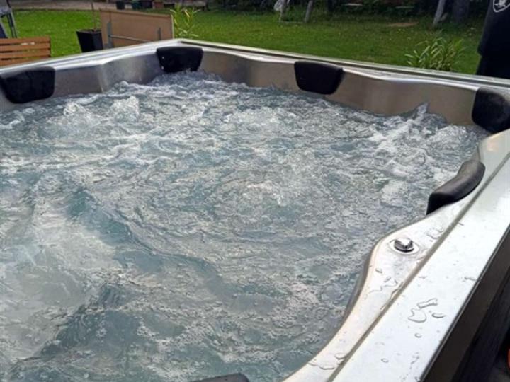 Hot tub - novo i prepuno elegancije