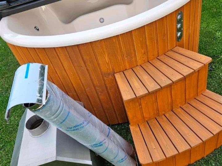 Hot Tub - uživajte u toploj kupki