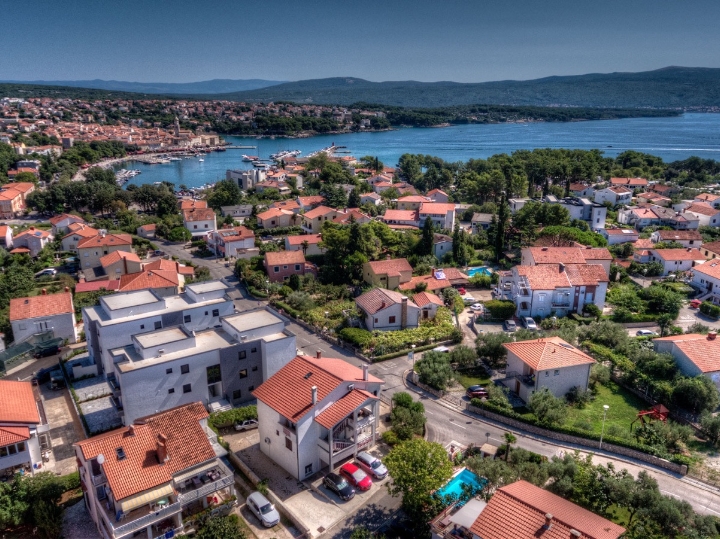 Luksuzan novi 2S+DB, Krk