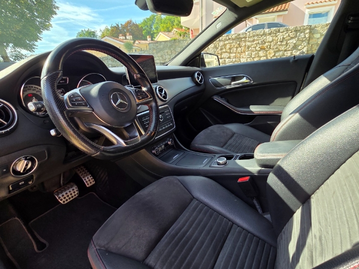 Mercedes CLA shooting brake 200