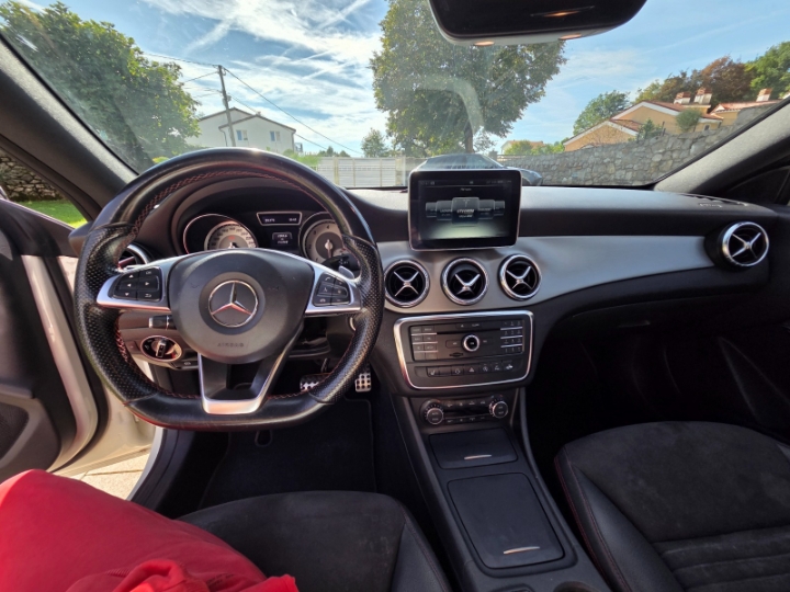 Mercedes CLA shooting brake 200