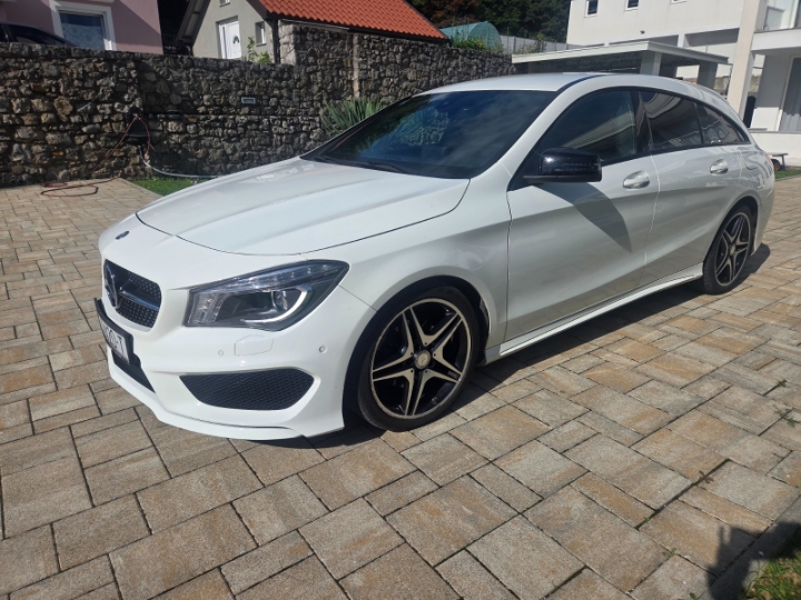 Mercedes CLA shooting brake 200