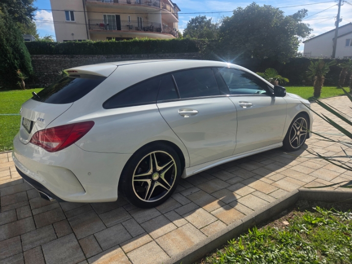 Mercedes CLA shooting brake 200