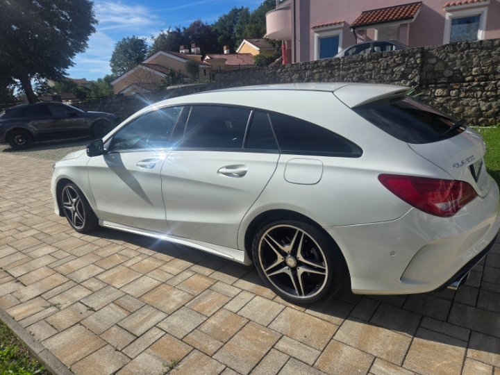 Mercedes CLA shooting brake 200