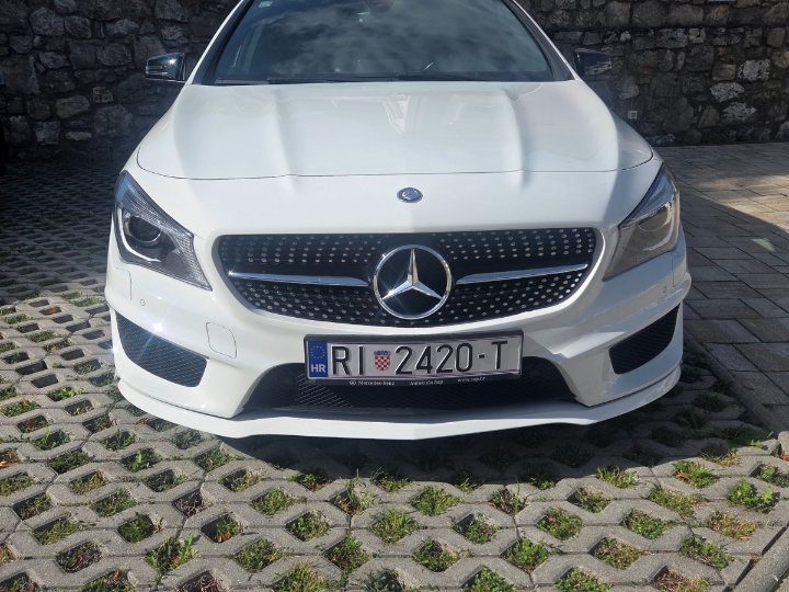 Mercedes CLA shooting brake 200