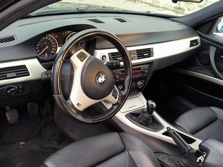 BMW E91 320D