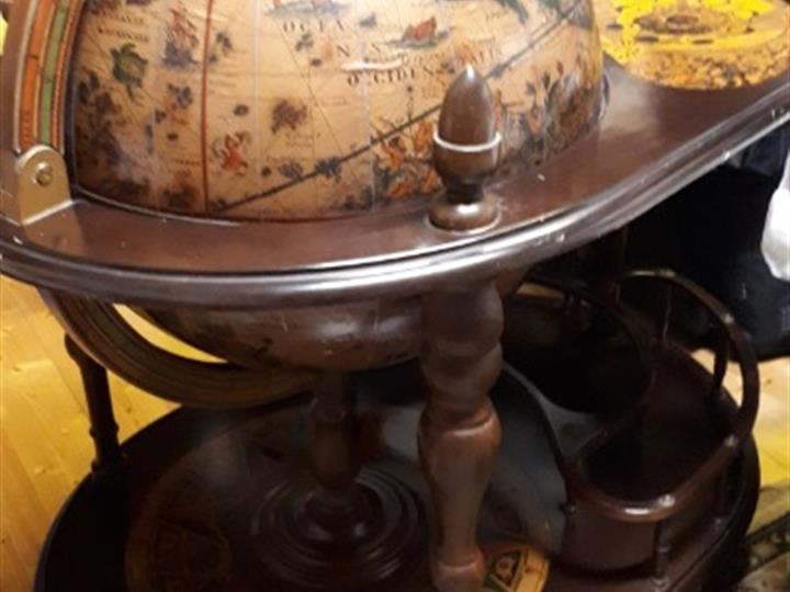 Mini bar globus pokretni