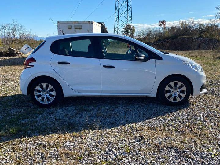 Peugeot 208 1.6 blue HDi 75