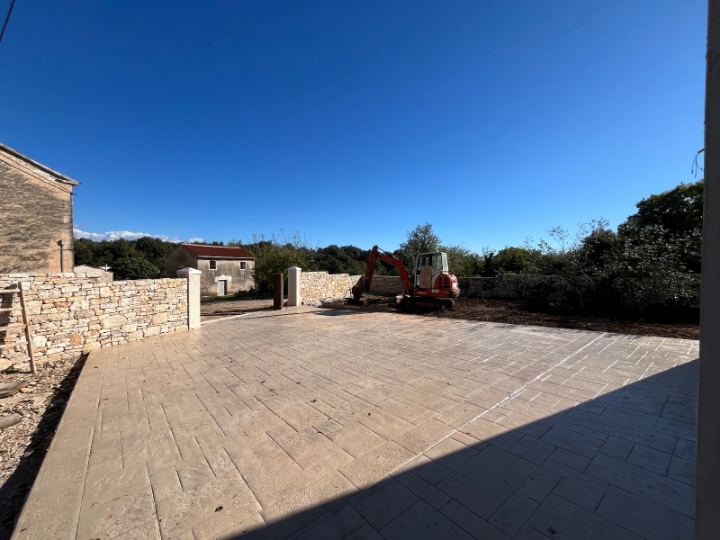 Stancija u Istri, blizina Grožnjana