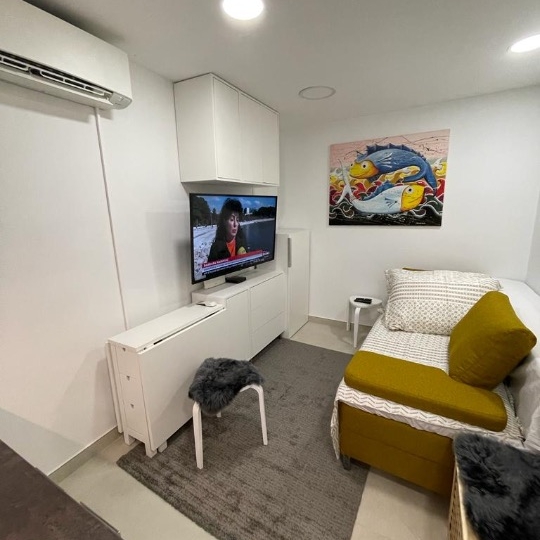 Rijeka-moderna garsonijera sa vrtom