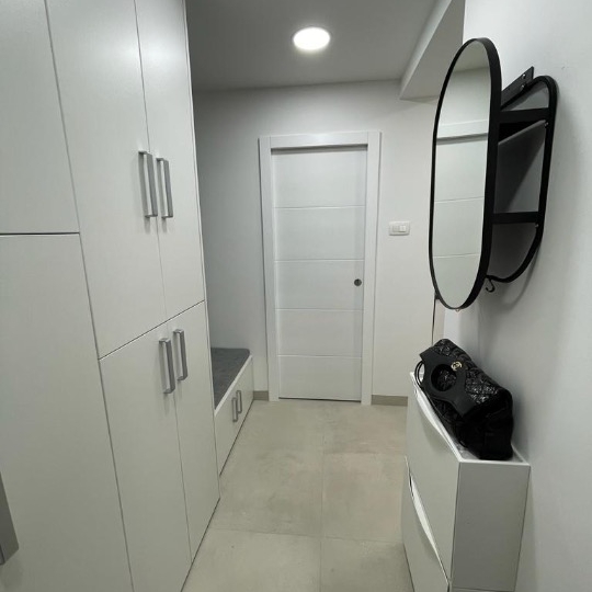 Rijeka-moderna garsonijera sa vrtom