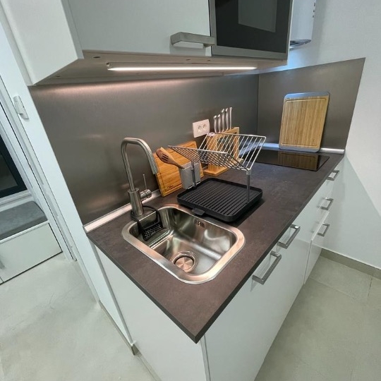 Rijeka-moderna garsonijera sa vrtom