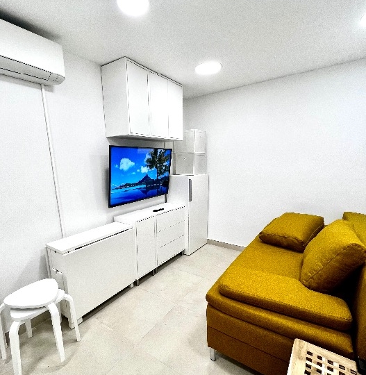 Rijeka-moderna garsonijera sa vrtom