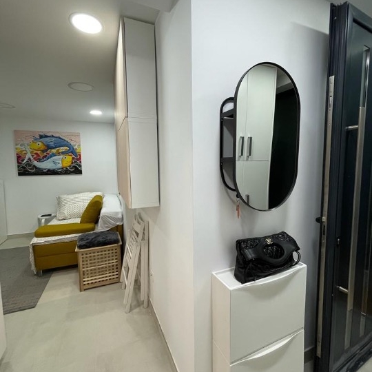 Rijeka-moderna garsonijera sa vrtom