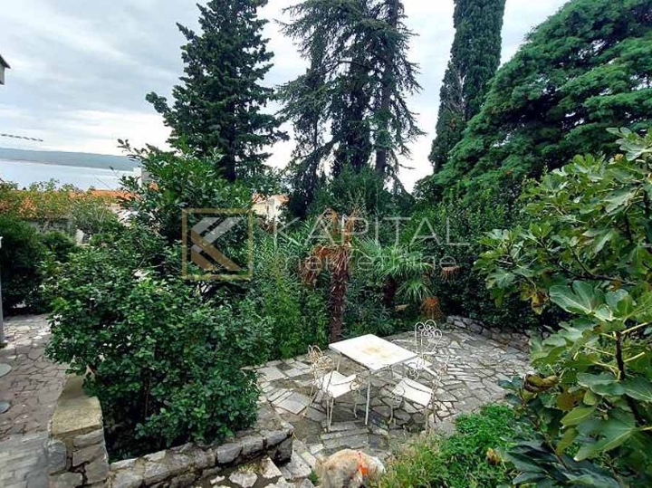 Selce, samostojeća kuća s velikom okućnicom