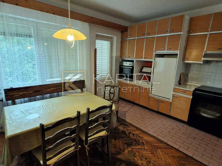 Selce, samostojeća kuća s velikom okućnicom