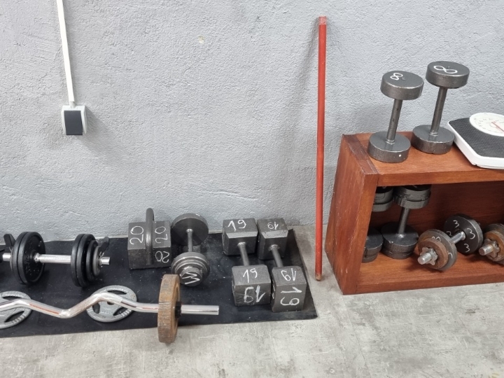 Bench klupa i utezi