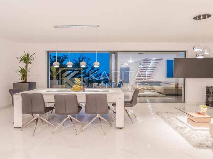 Opatija, villa s bazenom