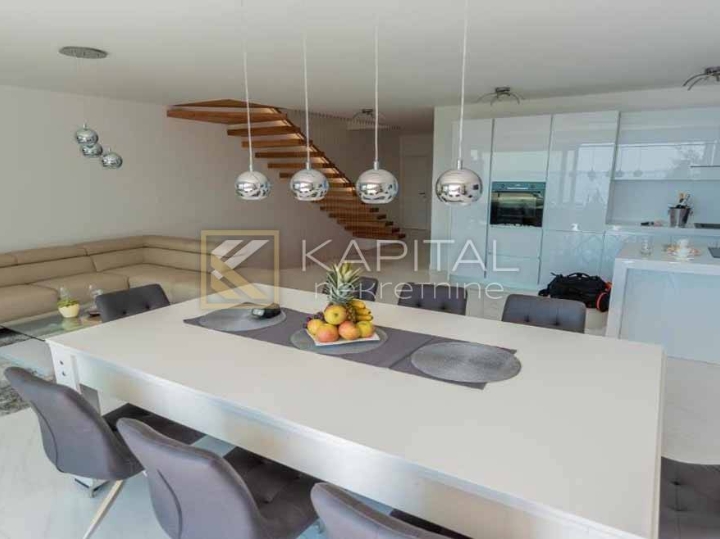 Opatija, villa s bazenom