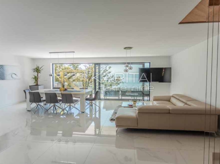 Opatija, villa s bazenom