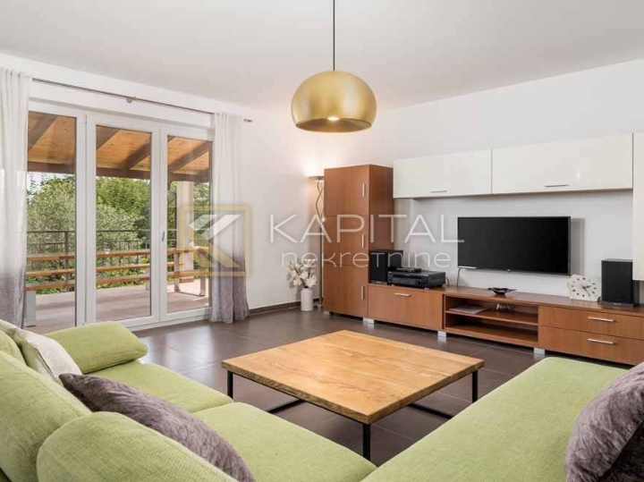 Opatija, Veprinac villa s bazenom