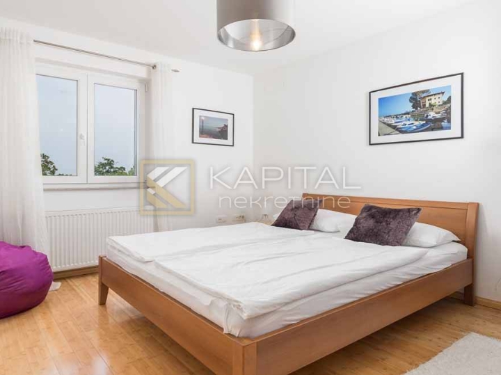 Opatija, Veprinac villa s bazenom