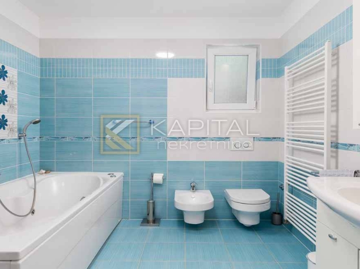 Opatija, Veprinac villa s bazenom