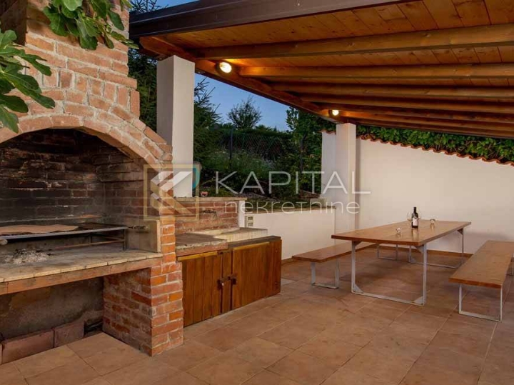 Opatija, Veprinac villa s bazenom