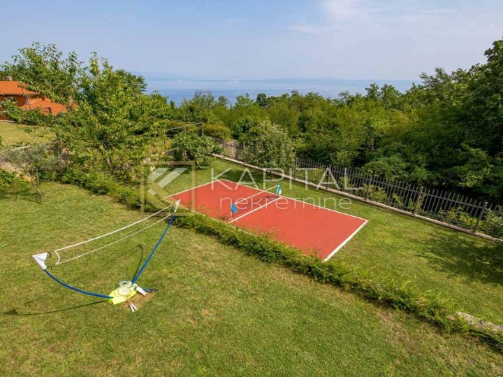 Opatija, Veprinac villa s bazenom