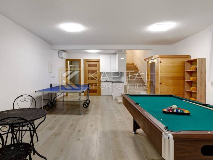 Crikvenica, stan s bazenom