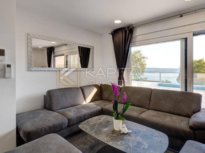 Crikvenica, stan s bazenom