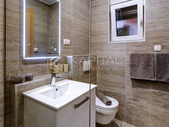 Crikvenica, stan s bazenom