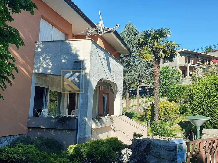 Kastav, samostojeća kuća s velikom okućnicom