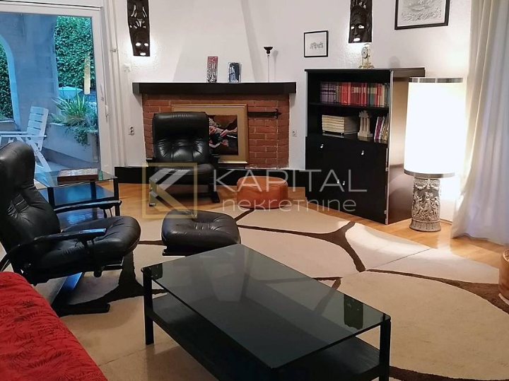 Kastav, samostojeća kuća s velikom okućnicom