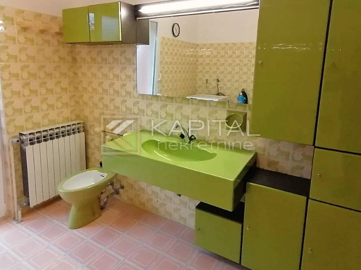 Kastav, samostojeća kuća s velikom okućnicom