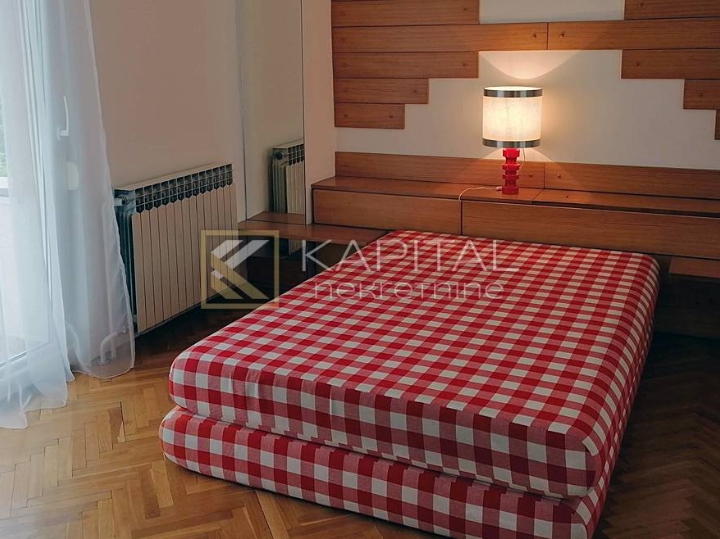 Kastav, samostojeća kuća s velikom okućnicom