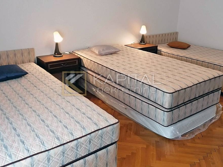 Kastav, samostojeća kuća s velikom okućnicom