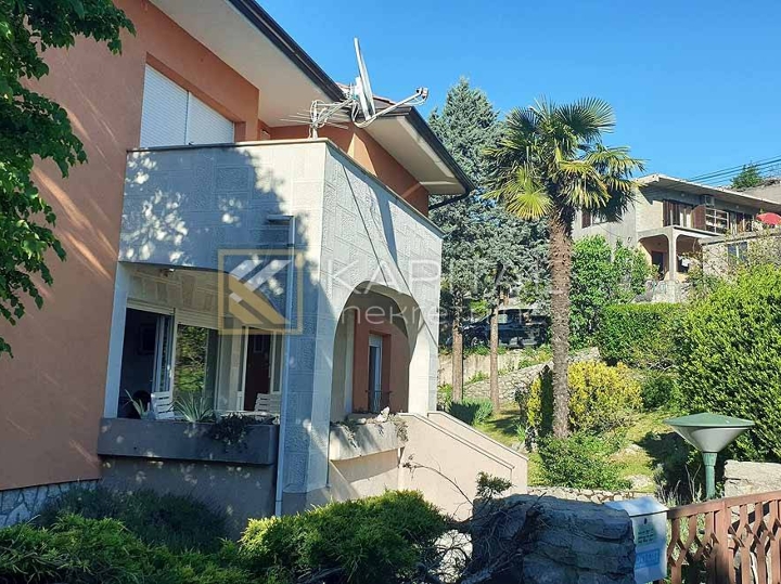 Kastav, samostojeća kuća s velikom okućnicom