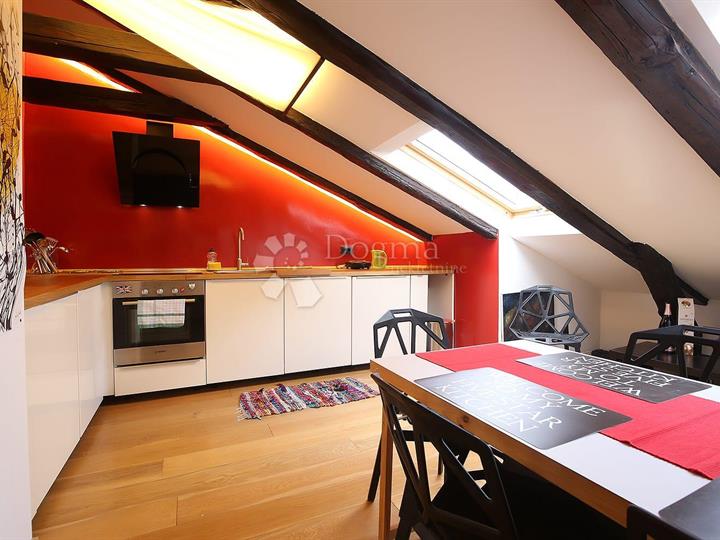 Rijeka, Centar, 115 m2, 2S+DB, balkon, pogled na more