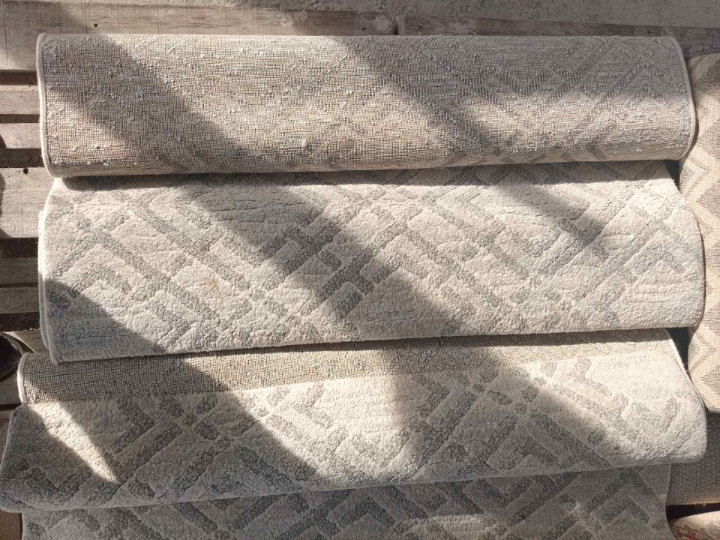 Tepisi, 7 kom. razne vel. poklanjam