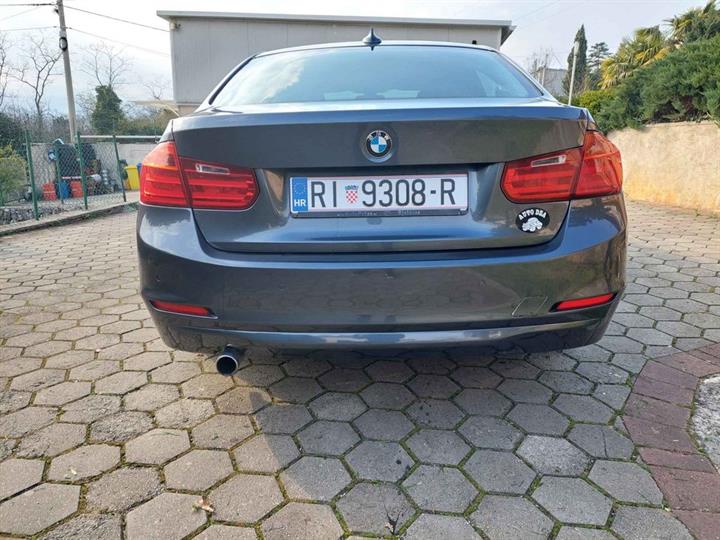 BMW F30