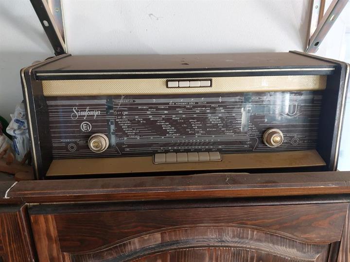 Radio aparat