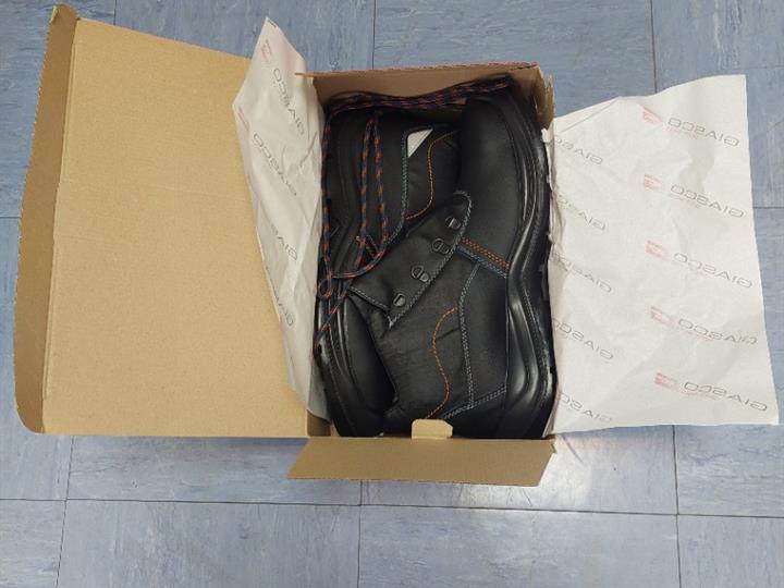 Nove radne cipele s kapicom br. 45