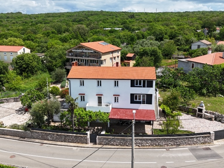 Malinska, 3 stana, dugoročni najam