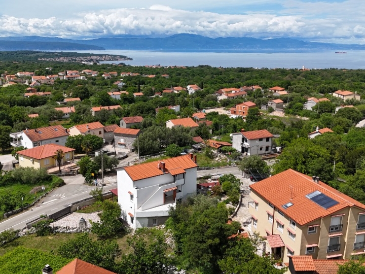 Malinska, 3 stana, dugoročni najam